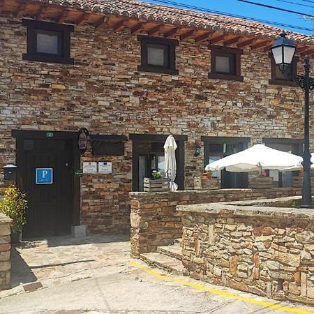 Posada De Serrada Serrada de la Fuente Екстер'єр фото